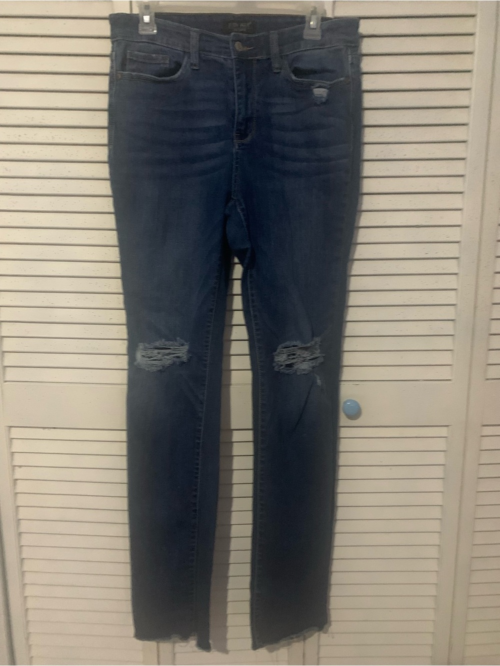 Judy Blue Los Angeles Straight Fit Destroyed Straight Leg Jeans 11/30